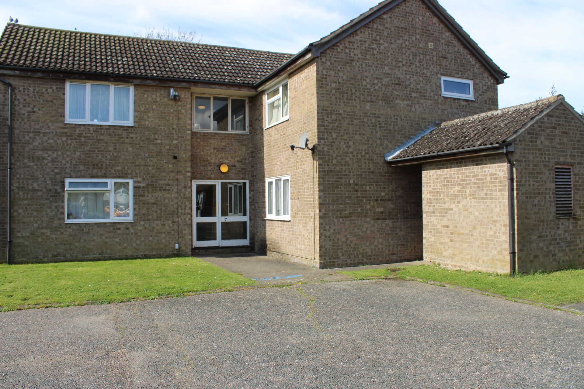 Heath Court, Trimley St Martin, Felixstowe Vikings Estate Agents